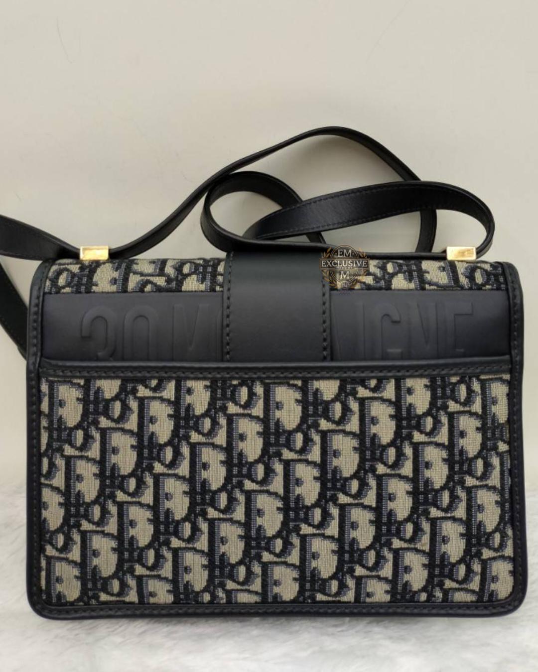 Montaigne 30 Medium