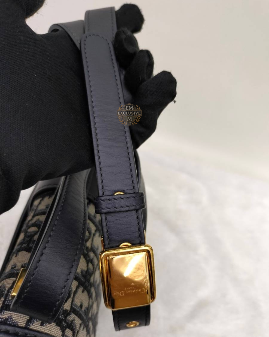 Montaigne 30 Medium