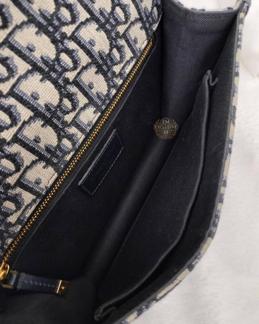 Montaigne 30 Medium