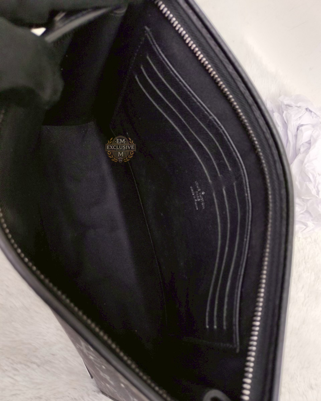 LV Pochette Voyage