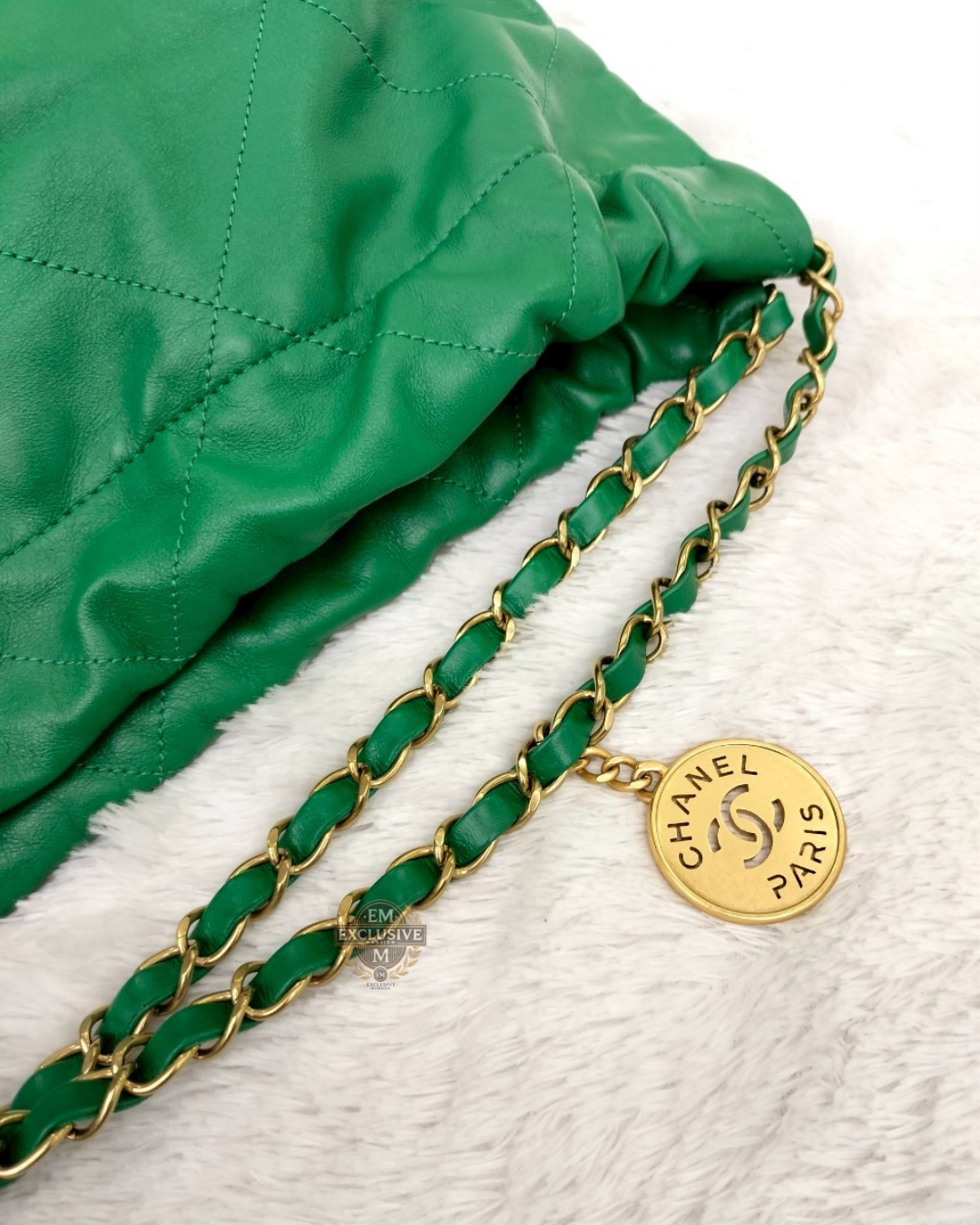 Neverbeen Used Chanel C22 Medium
