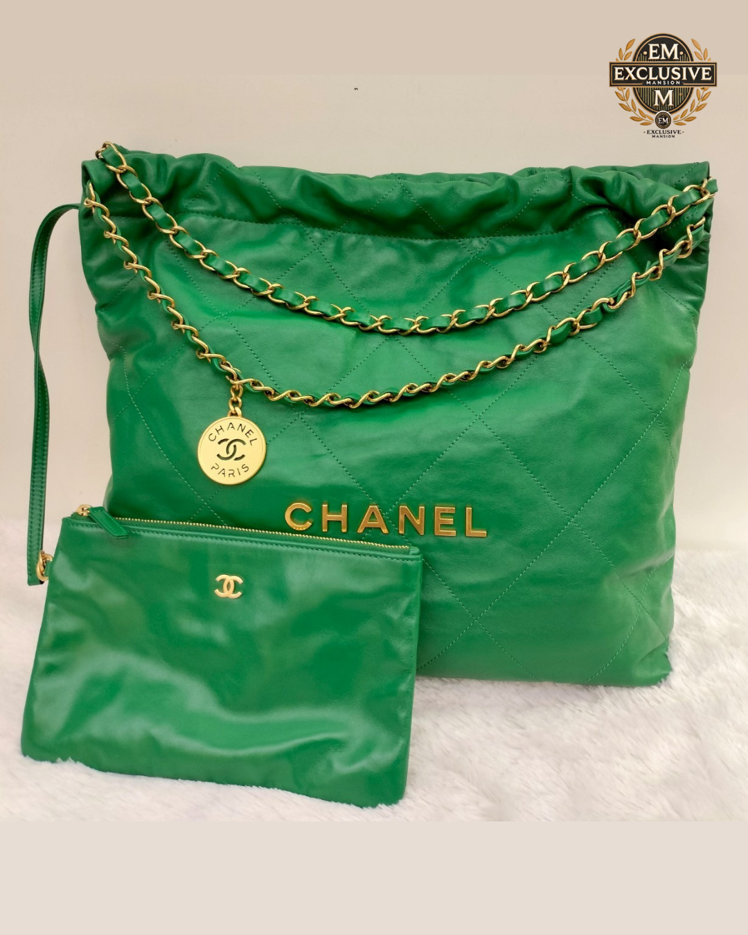 Neverbeen Used Chanel C22 Medium
