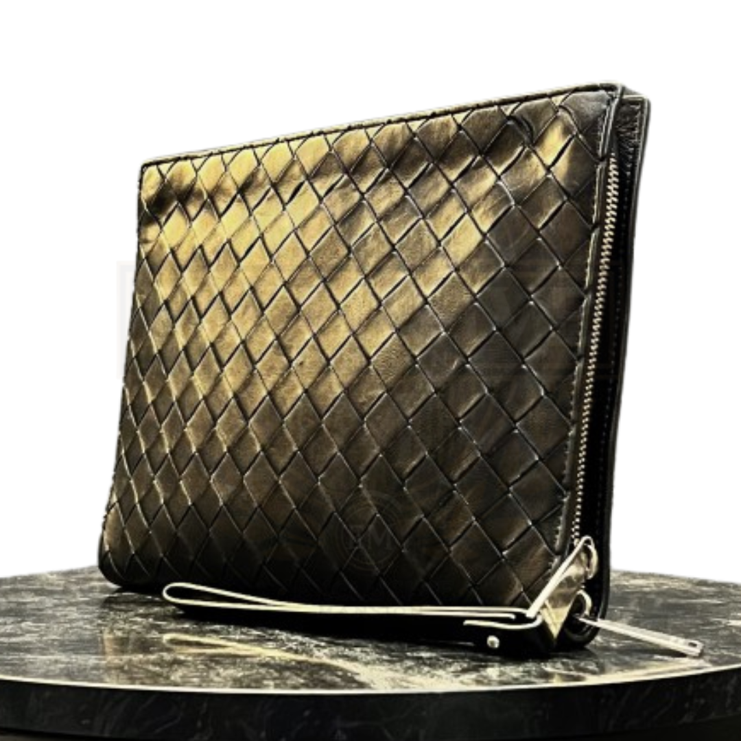 Veneta Intrecciato Large Flat Pochette In Black