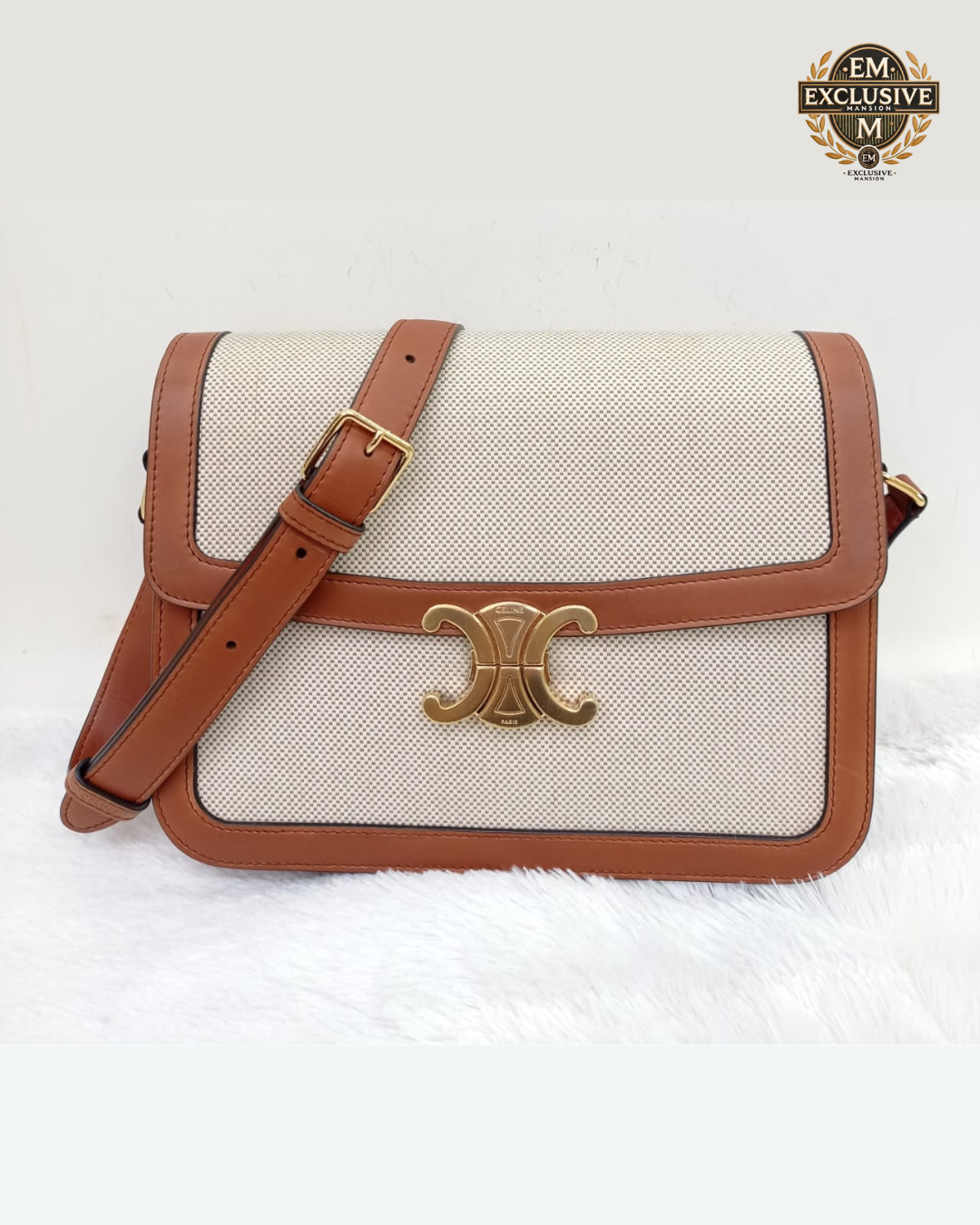 Celine Triomphe Medium