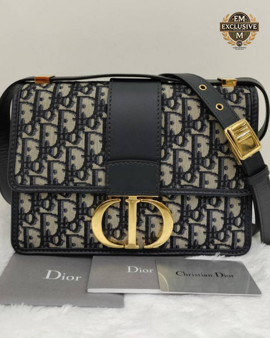 Montaigne 30 Medium