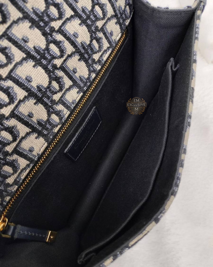 Montaigne 30 Medium