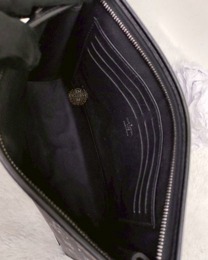 LV Pochette Voyage